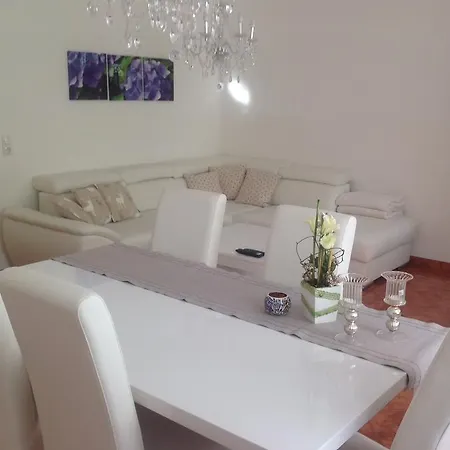 Haus Lisi Apartment
